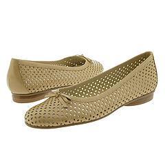 Naturalizer Perf Caremlo Leather(Size 6 N (AA))
