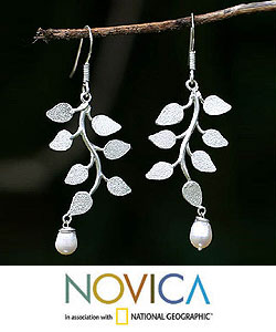 'White Forest' Handmade Pearl Earrings (Indonesia)