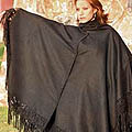 'Black Floral Elegance' Alpaca Wool Poncho (Peru)