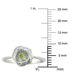 10k Gold August Birthstone Peridot Flower Ring