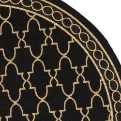 Indoor/ Outdoor Black/ Sand Rug (6'7 Round)