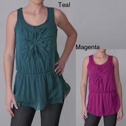 Journee Collection Junior's Floral Accent Sleeveless Chiffon Top