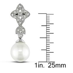 18k Gold South Sea Pearl and 1/4ct TDW Diamond Earrings (H-I, I1-I2) (10-11 mm)