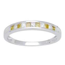 10k White Gold 1/4ct TDW Diamond Band (H-I, I3)