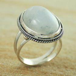 Sterling Silver Rainbow Moonstone Oval Split Shank Ring (Indonesia)