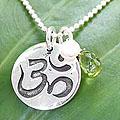 Sterling Silver 'Yoga Bow' Pearl and Peridot Necklace (6mm) (Thailand)