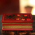 Handcrafted Plywood 'New Spring Crocus' Jewelry Box (India)