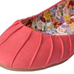 Misbehave by Journee Co Women's 'Guess-2' Pintucked Ballet Flat