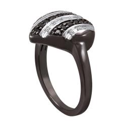 Sterling Silver 1/2ct TDW White and Black Diamond Heart Ring (I-J, I2-I3)