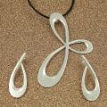 Handcrafted Alpaca Silver 'Spring Bud' Necklace and Earrings Set (Mexico)