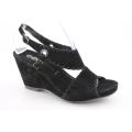 Yin Women's Lian Blacks Sandals