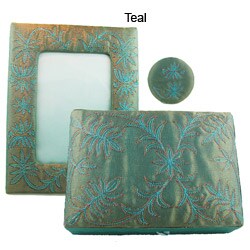 Hand-embroidered Frame and Jewelry Box Set (India)