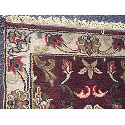 Indo Mahal Burgundy/ Ivory Wool Runner Rug (2'6 x 10')