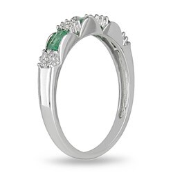 10k Gold Emerald and 1/10ct TDW Diamond Ring