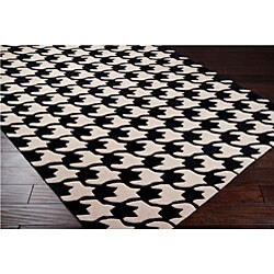 Hand-tufted Black Houndstooth Rug (5' x 8')