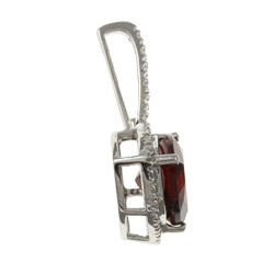 Viducci 10k Gold Garnet and 1/10ct TDW Diamond Necklace (G-H, I1-I2)