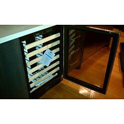 Viking Designer 24-inch Undercounter Stainless Clear Glass Wine Cellar (Right Hand)