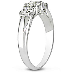 14k White Gold 1ct TDW Diamond Three-Stone Ring (H-I/ I1-I2)