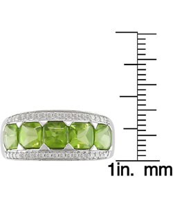 14k White Gold Peridot 1/4ct TDW Diamond Ring