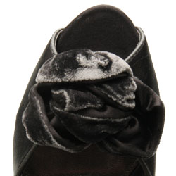 Via Spiga Women's 'Quinn' Flower Peep Toe Pumps