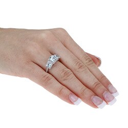10k Gold Aquamarine and 1/3ct TDW Diamond Ring (I-J, I2-I3)