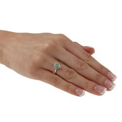 Viducci 10k White Gold Emerald and 1/10ct TDW Diamond Ring (G-H, I1-I2)