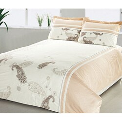 Castleton Paisley Embroidered King-size 3-piece Duvet Cover Set