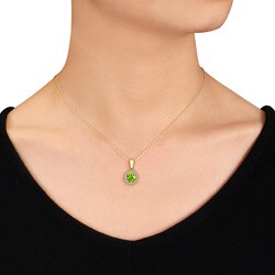 10k Yellow Gold Peridot and 1/10ct TDW Diamond Necklace (G-H, I2-I3)