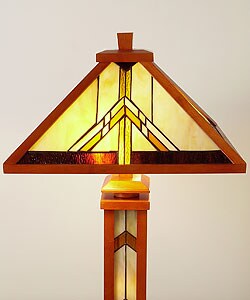 Tiffany-style Wooden Table Lamp with Lighted Base