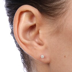 14k Gold 1/5ct TDW Round Diamond Stud Earrings (J-K, I2-I3)