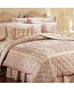 Pink Chablis Handcrafted Quilt Set (Queen)