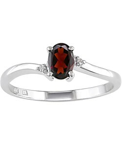 10k White Gold Oval Garnet Ring