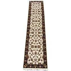 Indo Mahal Ivory/ Black Runner Rug (2'6 x 12')