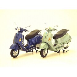 1978 Vintage Vespa GranTurismo Motorcycle Replica (Set of 2)