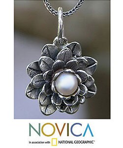 Sterling Silver 'Sacred White Lotus' Pearl Necklace (4 mm) (Indonesia)