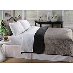 Reversible 7-piece Bedding Ensemble