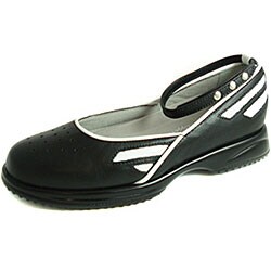 Sandbaggers Women's Eva Jet Black/ White Golf Shoes (size 9.5 & 10 only)