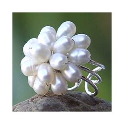 Silverplated 'White Mum' Pearl Cluster Ring (Thailand)