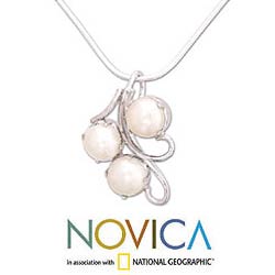 Sterling Silver 'Angelic Trio' Pearl Necklace (India)