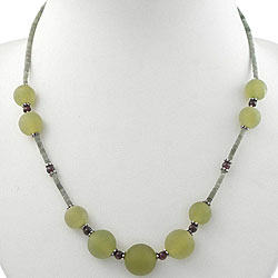 Serpentine, Garnet and Silver Necklace (Thailand)