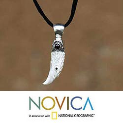 Silver/ Cowbone 'Brave Eagle' Men's Garnet Necklace (Indonesia)