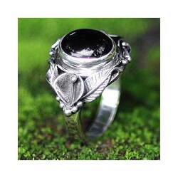 Onyx 'Nest Of Lilies' Flower Ring (Indonesia)