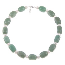 White Freshwater Pearl and Green Aventurine Bead Necklace (8-9 mm)