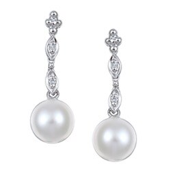 14K White Gold 1/10ct TDW Diamond and Pearl Earrings (6-7mm)
