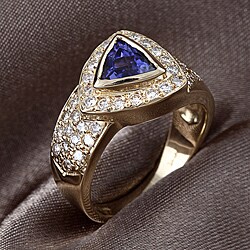 Encore by Le Vian 14k Gold Tanzanite and 5/8ct TDW Diamond Ring (J-K, I1-I2)