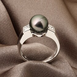 14k Gold Tahitian Pearl and 1/3ct TDW Diamond Ring (G-H, I1-I2)