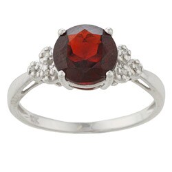 Viducci 10k White Gold Garnet and 1/10ct TDW Diamond Ring (G-H, I1-I2)