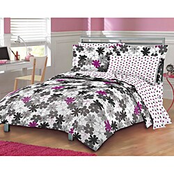 Graphic Daisy 5-piece Twin XL-size Bed in a Bag with Sheet Set