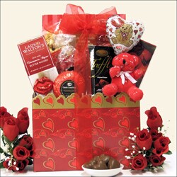 'Hugs and Kisses' Valentine's Day Gourmet Gift Basket
