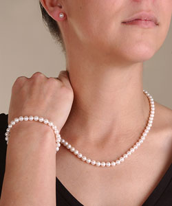 14k Gold Akoya Cultured Pearl Jewelry Set (5.5-6 mm/ 18 in/ 7in)